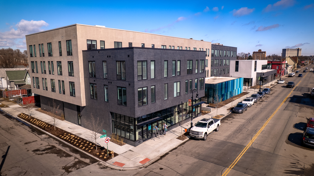 La Joya Gardens exterior — framing and windows by Pioneer Construction Group